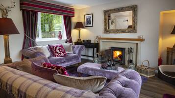 Evergreen Cottage | Living area | Flat-screen TV, video-game console