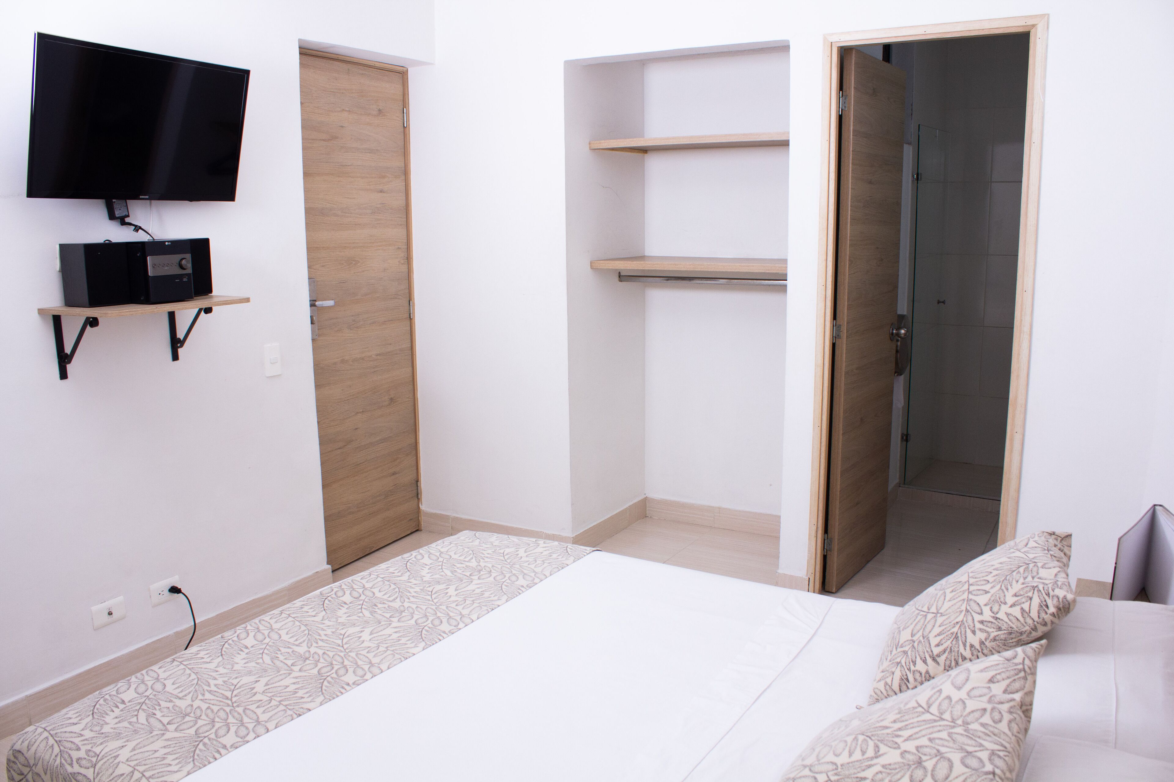 Standard Room, 1 Double Bed | Blackout drapes, free WiFi, bed sheets