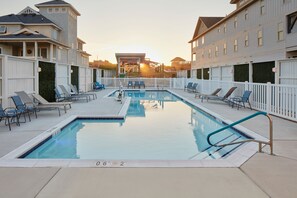 Indoor pool, seasonal outdoor pool - TownePlace Suites by Marriott Outer Banks Kill Devil Hills (Kill Devil Hills)