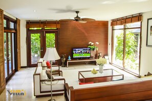 Living area - Kims Villa 4 bedroom Private beach (Ða` Na~ng)