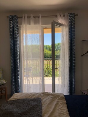 3 habitaciones, tabla de planchar con plancha y wifi gratis 