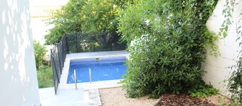 BEAUTIFUL HOUSE 20 MIN FROM BARCELONA WITH POOL AND BARBECUE!