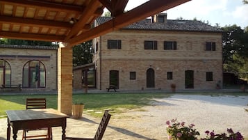 Esterni
