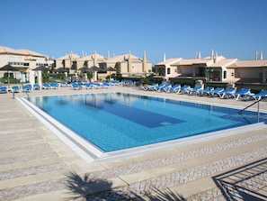 Piscine couverte, piscine extérieure