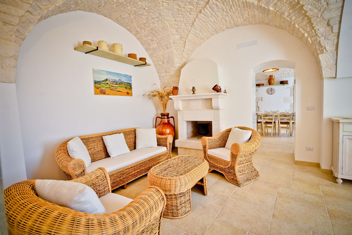 Smart TV, chimenea, futbolito y tenis de mesa 