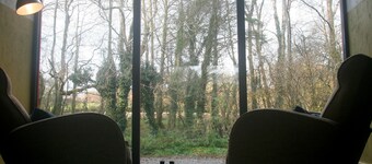 Creatively converted barn in rural hideaway in easy reach of the M4/A40