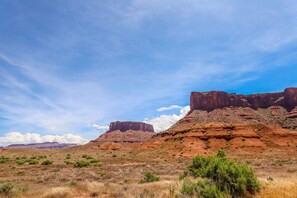 Exterior - Lovely Home w/ Shared Pool - near Arches National Park (Moab)