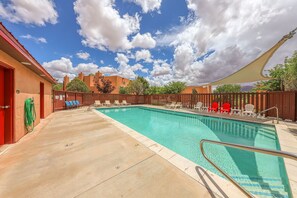A heated pool - Lovely Home w/ Shared Pool - near Arches National Park (Moab)