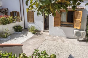 Property grounds - N175 - Numana, two-room apartment with porch (Numana)