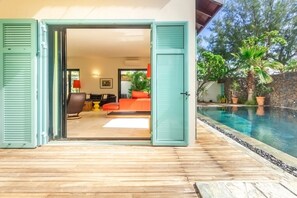 屋外プール、温水プール