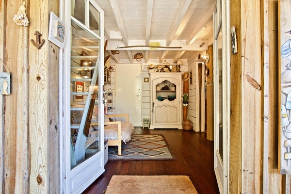 2 soverom, strykejern/-brett og sengetøy