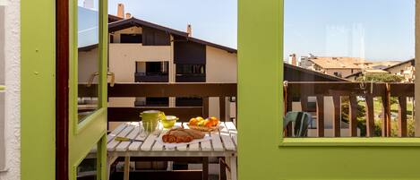 تناول الطعام بالخارج