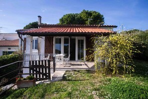 Exterior - N110 - Numana, villa with garden and sea view (Numana)