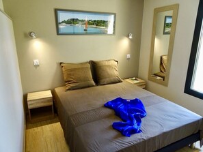 3 bedrooms, iron/ironing board, free WiFi