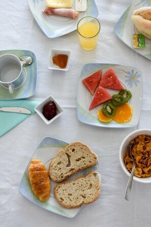 Petit déjeuner compris