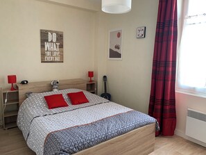 1 habitación y ropa de cama