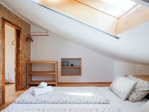 2 bedrooms, free WiFi, bed sheets