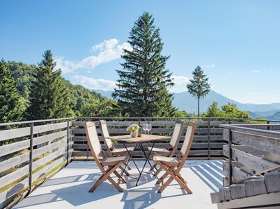 Luxury apartment in a family country house on top of the hill