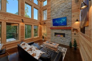 Smart-TV, peis, videospill og DVD-spiller