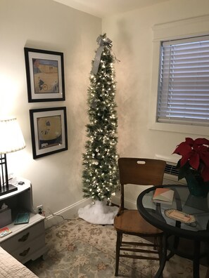 Interior - A little bit of country, a little bit of Rock & Roll (Kingston Springs)