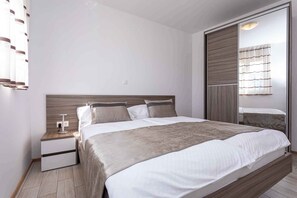 3 室のベッドルーム、WiFi