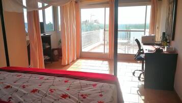 6 chambres, fer et planche à repasser, lit parapluie, Wi-Fi gratuit