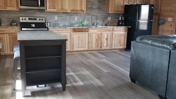 Comfort-Apartment, 1 Schlafzimmer, Flussblick | Eigene Küche | Kühlschrank, Mikrowelle, Wasserkocher mit Kaffee-/Teezubehör