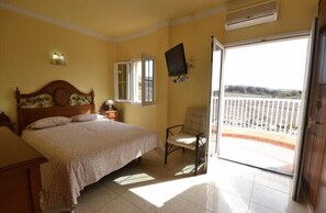 4 slaapkamers, een bureau, geluiddichte muren