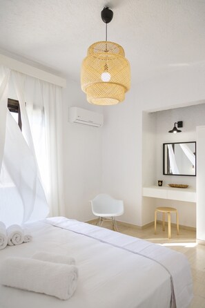 2 bedrooms, desk, iron/ironing board, WiFi - EN LEFKO - A white holiday haven by the sea. The ideal place for a relaxing stay. (Sitia)