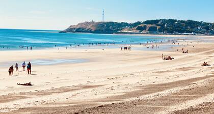 BEACH 30 m, 3 bedrooms, 2 WC, Garden,Private Parking,electricity, water included