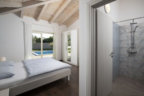 3 Schlafzimmer, Zimmersafe, Bügeleisen/Bügelbrett, Reisekinderbett