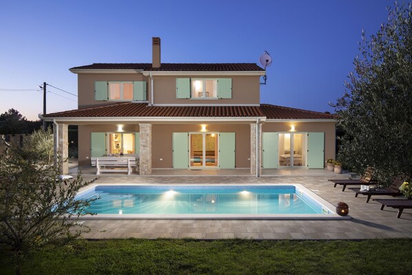 Alberca al aire libre 