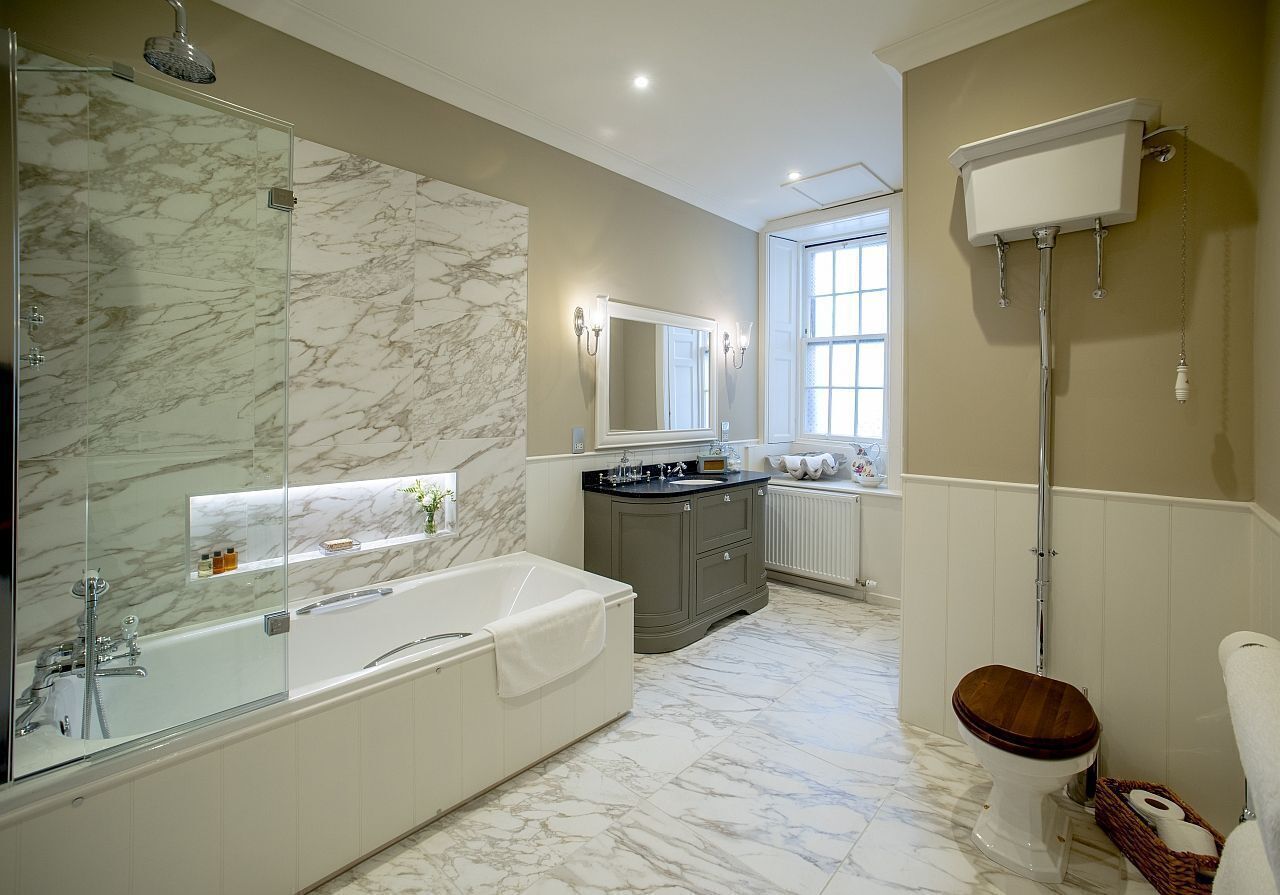 Kombination af bruser/badekar