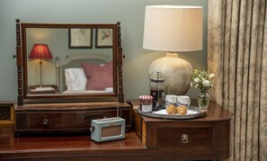 1 bedroom - A luxurious Scottish Castle retreat for two people (Lauder)