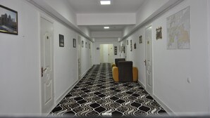 Hallway - Sakho Hotel - Hostel (Dushanbe)