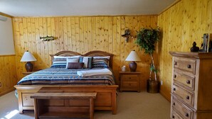 2 soverom, strykejern/-brett, reiseseng for barn og wi-fi (inkludert)