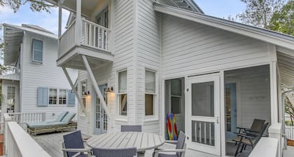 "SEA SHACK" * Suloinen Tupelo-katu, 1 makuuhuoneen mökki Seaside-alueella * Nukkuu 4 * UUSI VUOKRAUS