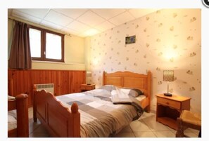 2 Schlafzimmer, Bügeleisen/Bügelbrett, Reisekinderbett