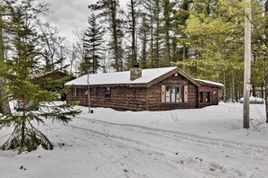 Exterior - Cabin Near to Lakes, ATVing, Skiing & Nat’l Forest (Pound)