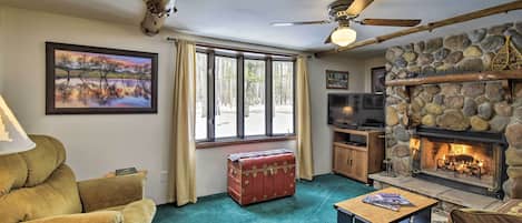 TV, fireplace, DVD player