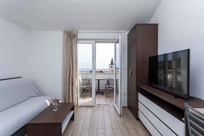 TV - Holiday apartment mit Klimaanlage und Meerblick (Baška)