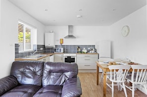 Fridge, microwave, oven, stovetop - Woodpecker Lodge, Redlake Farm (Somerton)
