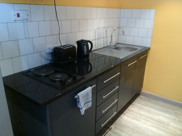 Kühlschrank, Mikrowelle, Ofen, Toaster