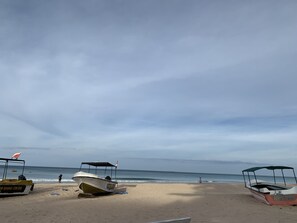På stranden
