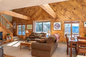 Una Smart TV, libros