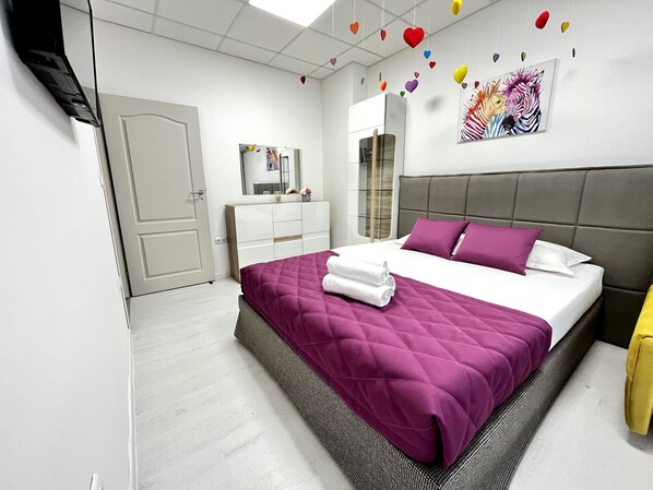 1 bedroom, iron/ironing board, travel cot, free WiFi