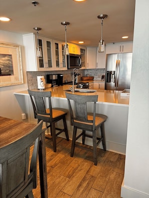 Fridge, microwave, oven, stovetop - Luxurious Condo with Breathtaking Views of the Gulf!!! (Santa Rosa Beach)