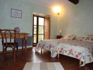 4 chambres, fer et planche à repasser, Wi-Fi gratuit