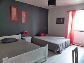 3 bedrooms, iron/ironing board, travel crib, free WiFi - House of character in the heart of the Basque Country in Ossès (ossès)