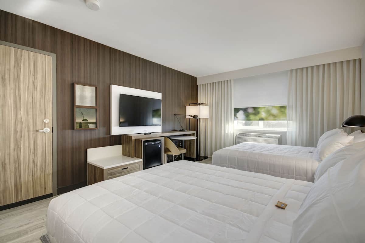 egyptian cotton sheets, premium bedding, pillow-top beds, in-room safe